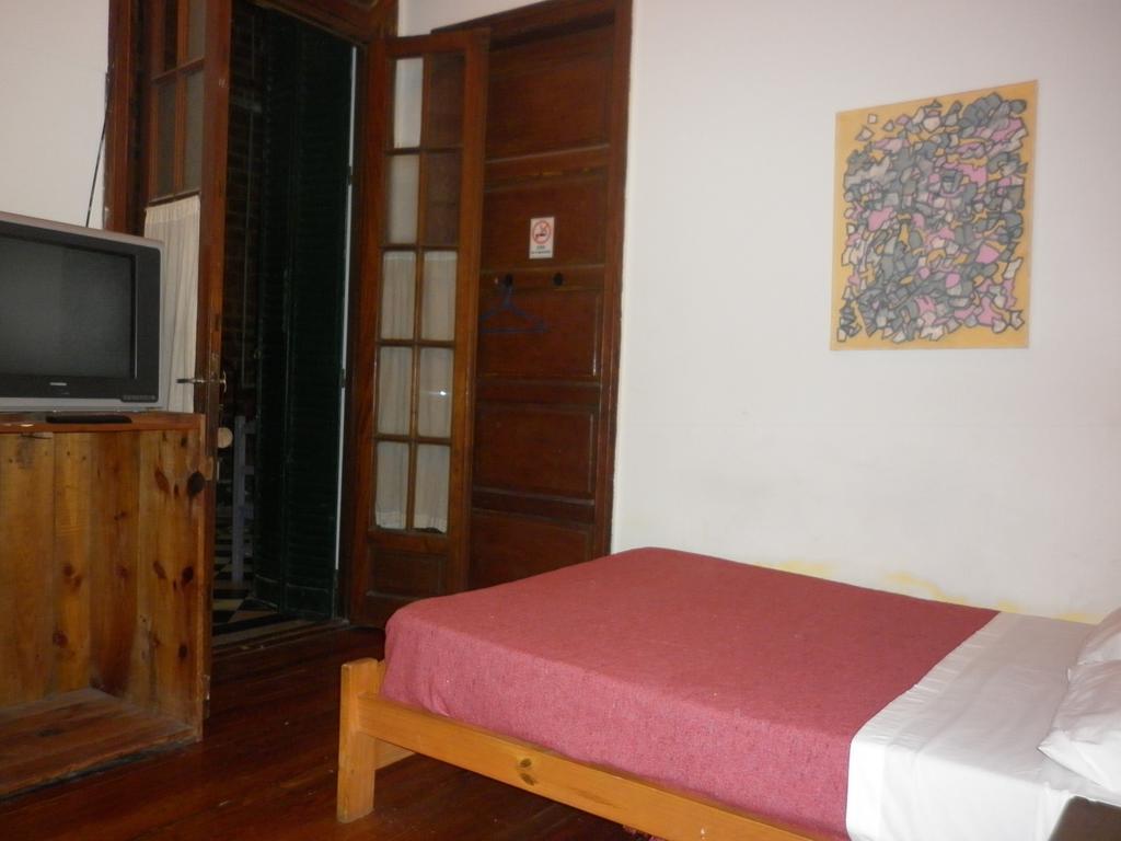 VI Luz Y Entre Hostel Buenos Aires Ruang foto