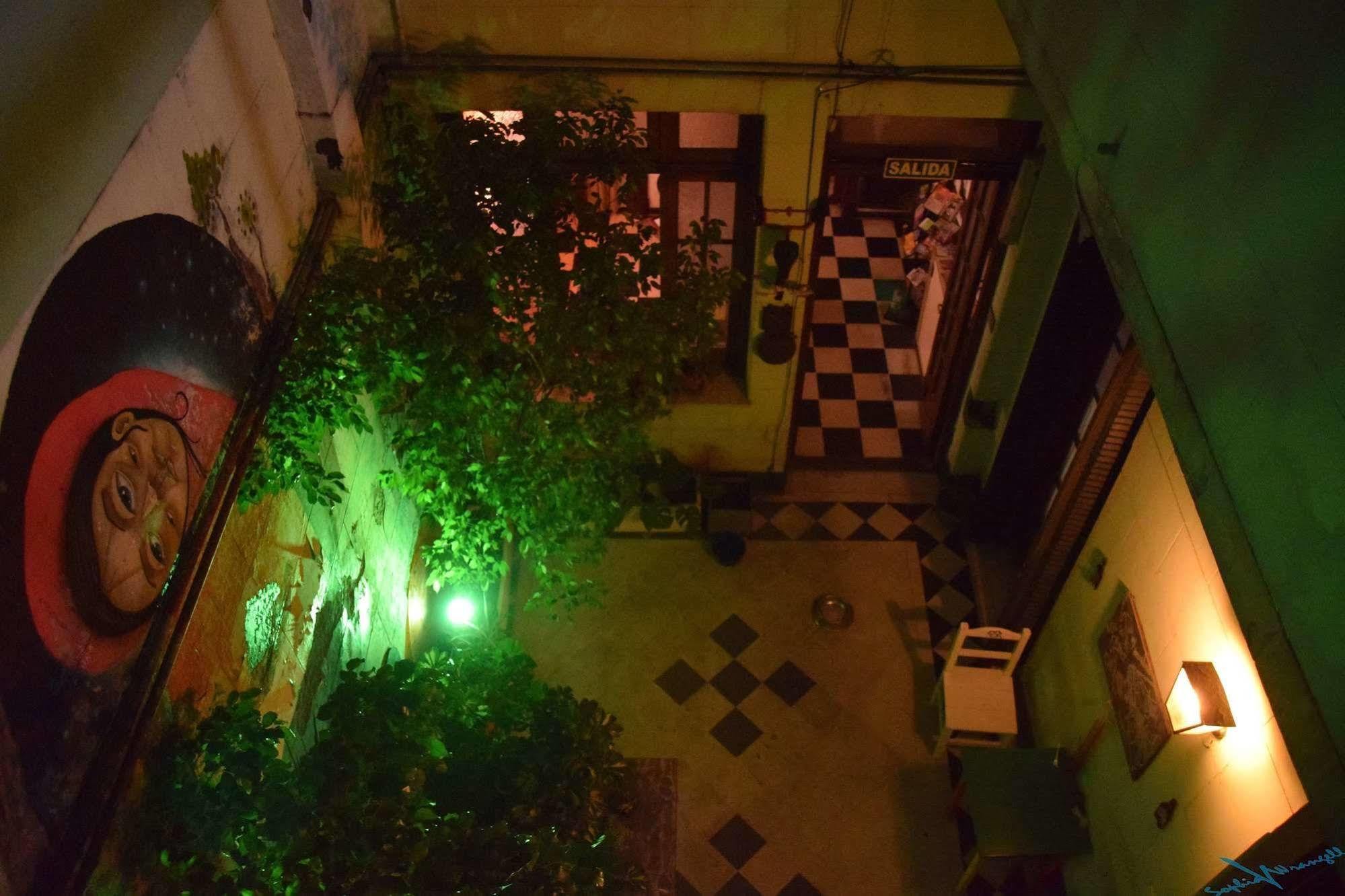 VI Luz Y Entre Hostel Buenos Aires Bagian luar foto