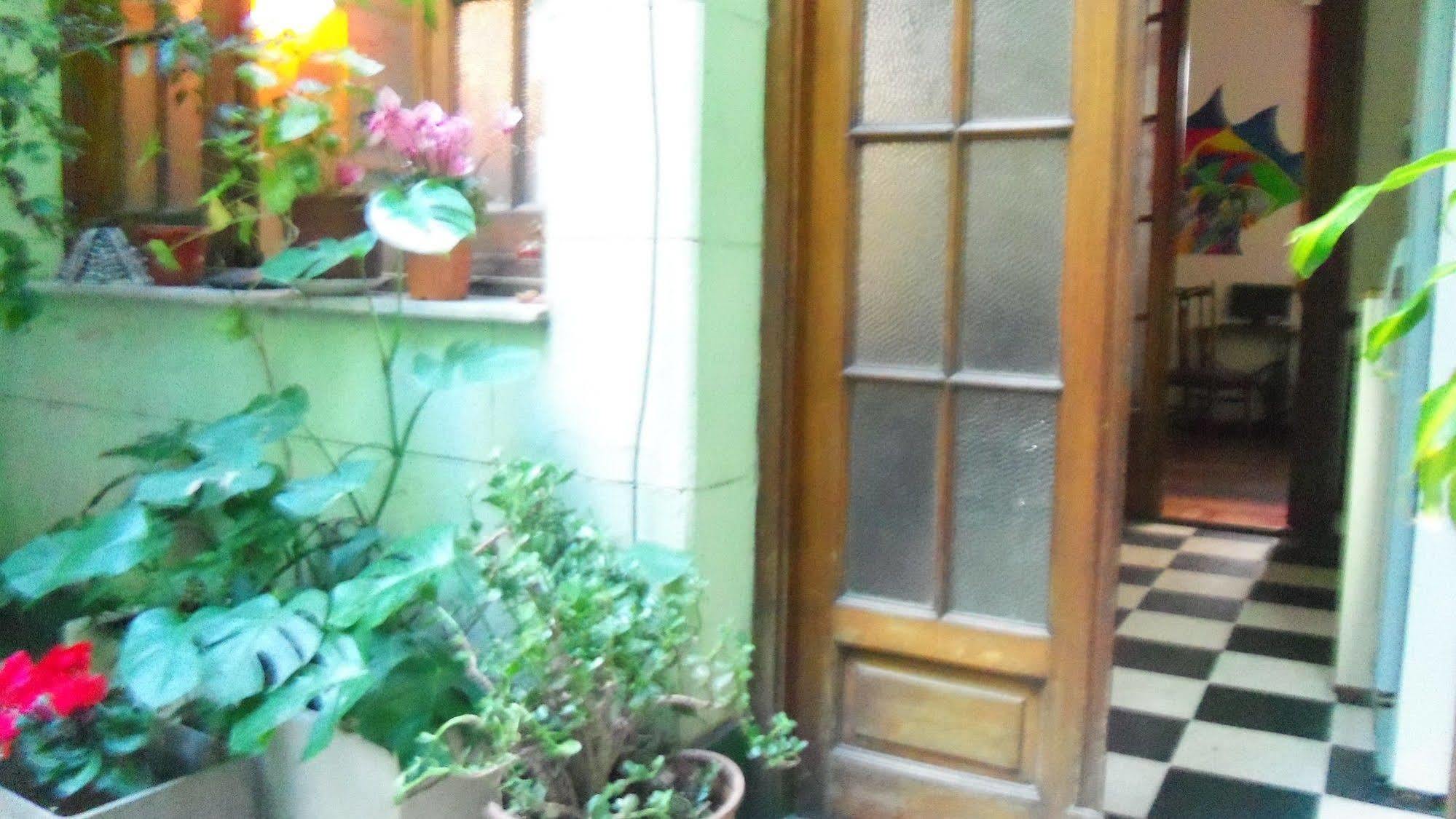 VI Luz Y Entre Hostel Buenos Aires Bagian luar foto