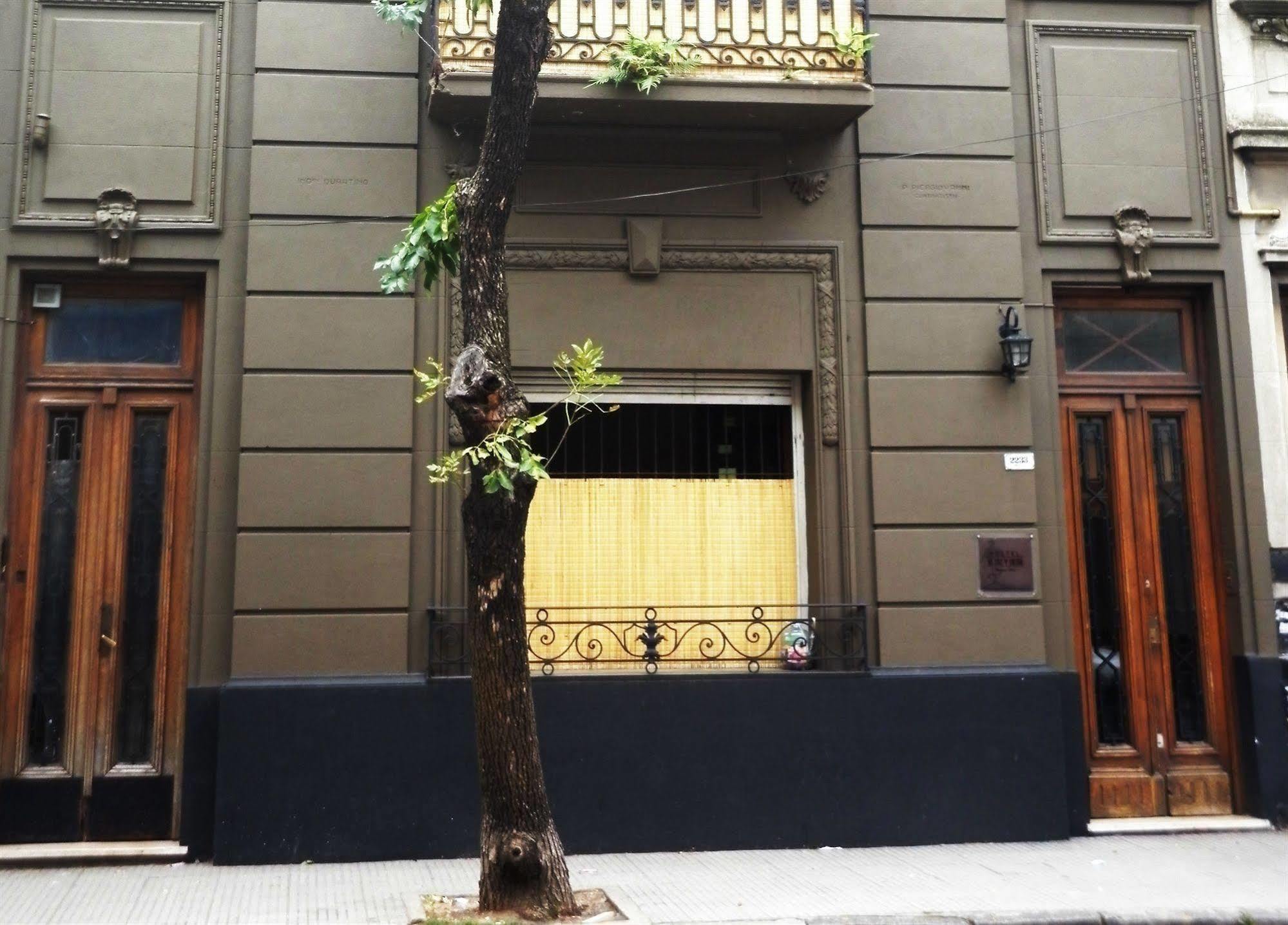 VI Luz Y Entre Hostel Buenos Aires Bagian luar foto