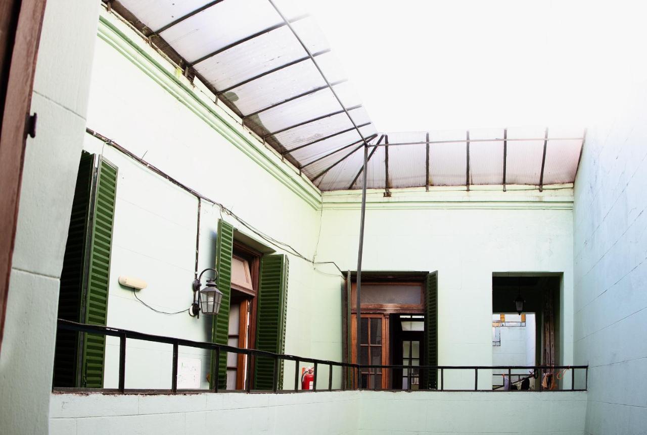 VI Luz Y Entre Hostel Buenos Aires Bagian luar foto