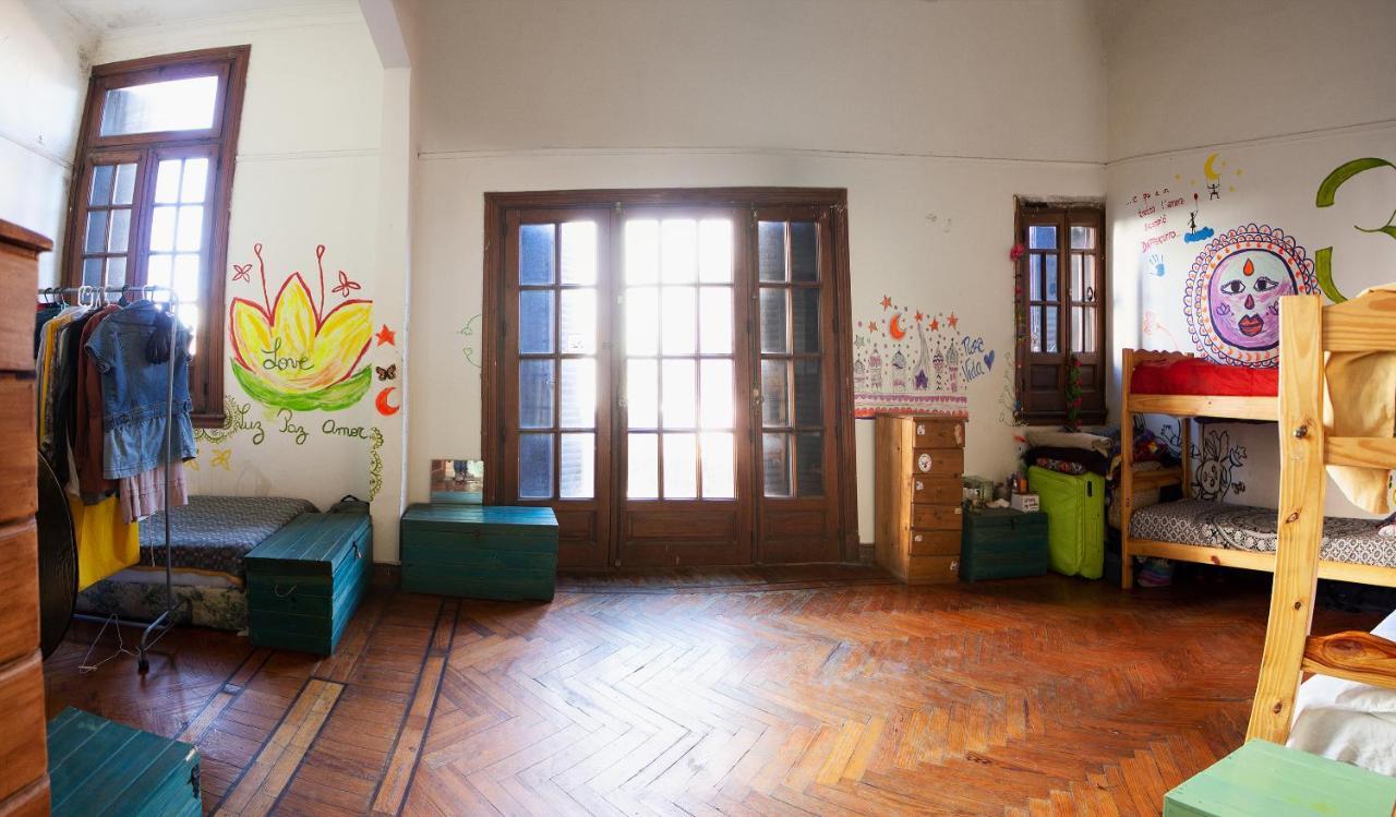 VI Luz Y Entre Hostel Buenos Aires Bagian luar foto
