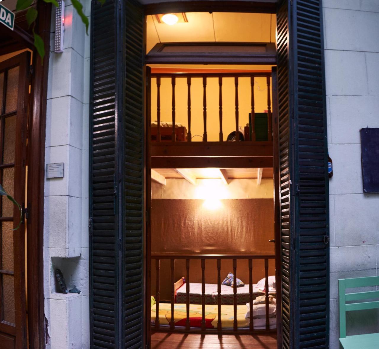 VI Luz Y Entre Hostel Buenos Aires Bagian luar foto