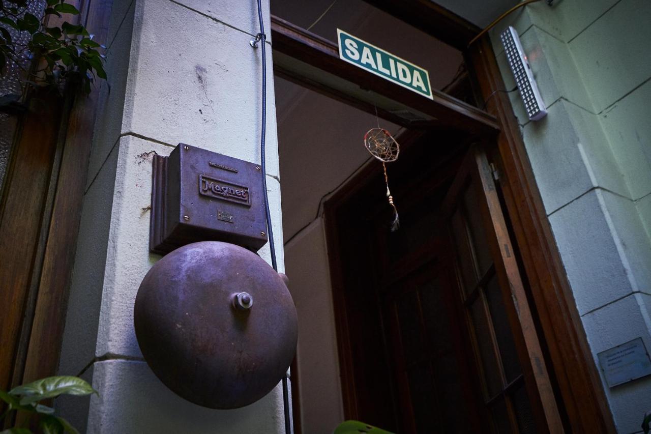 VI Luz Y Entre Hostel Buenos Aires Bagian luar foto